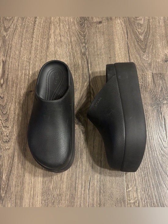 CROCS Shoes - Crocs Dylan Platform Clogs Women’s Size 7 Black Slip-On Comfort Clog